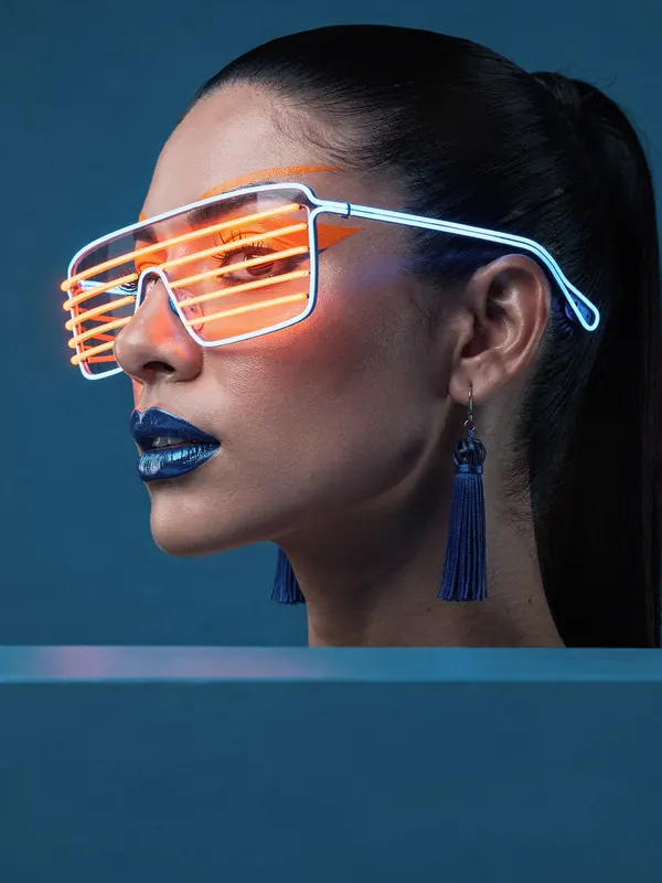 НЕОНОВЫЕ ЖАЛЮЗИ — FLUX 2 Pro